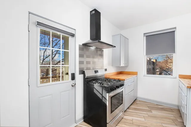 $299,900 | 4864 North Ashland Avenue, Unit 3W, Chicago, IL 60640