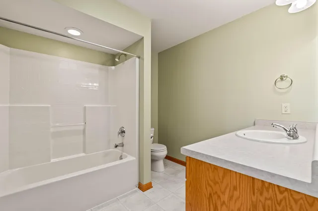 $499,000 | 3402 Turnberry Oak Drive, Waukesha, WI 53188