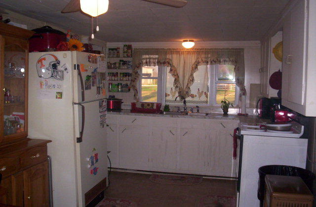 1145 Doran Road Sparta, TN 38583 - Photo 6 of 11 6.jpg