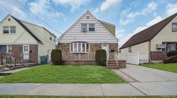 $1,125,000 | 82-68 Little Neck Parkway | Bellerose