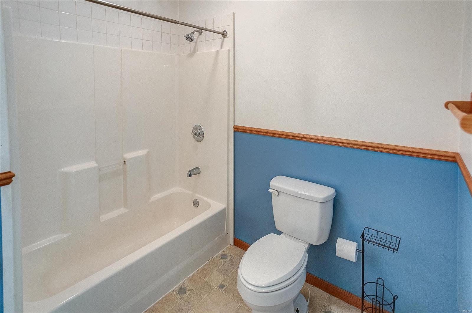 1041 Danforth Street Alton, IL 62002 - Photo 13 of 26
