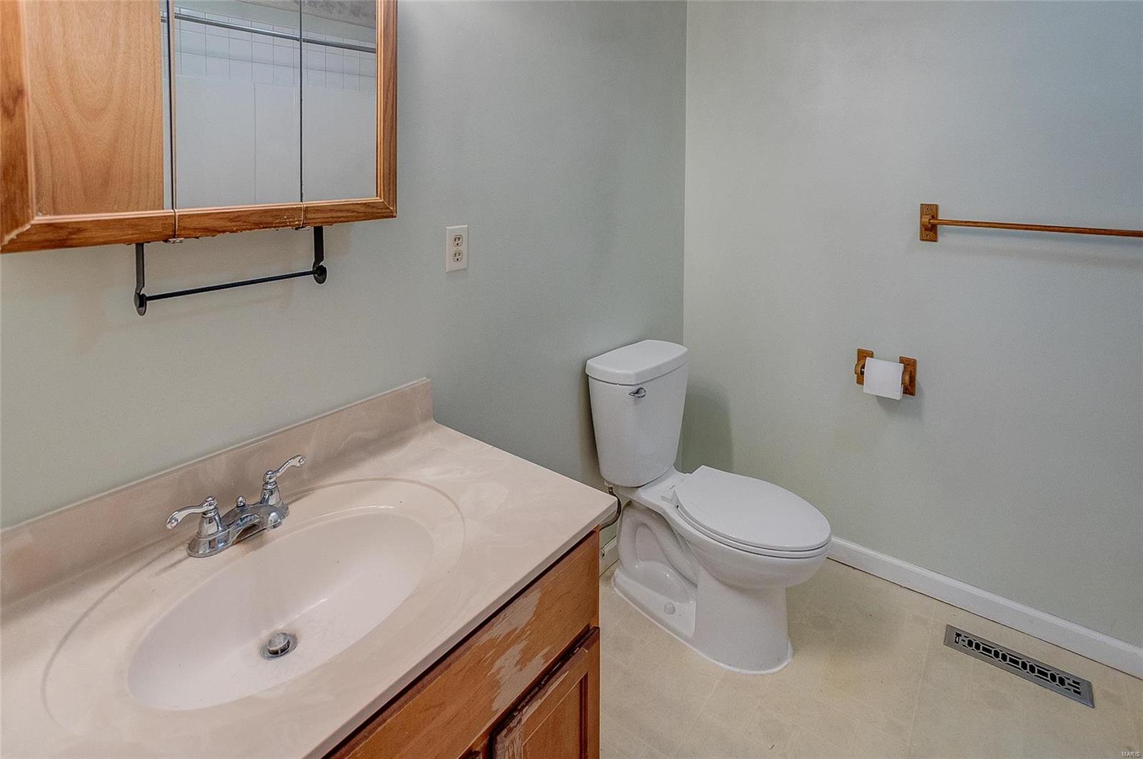 1041 Danforth Street Alton, IL 62002 - Photo 17 of 26