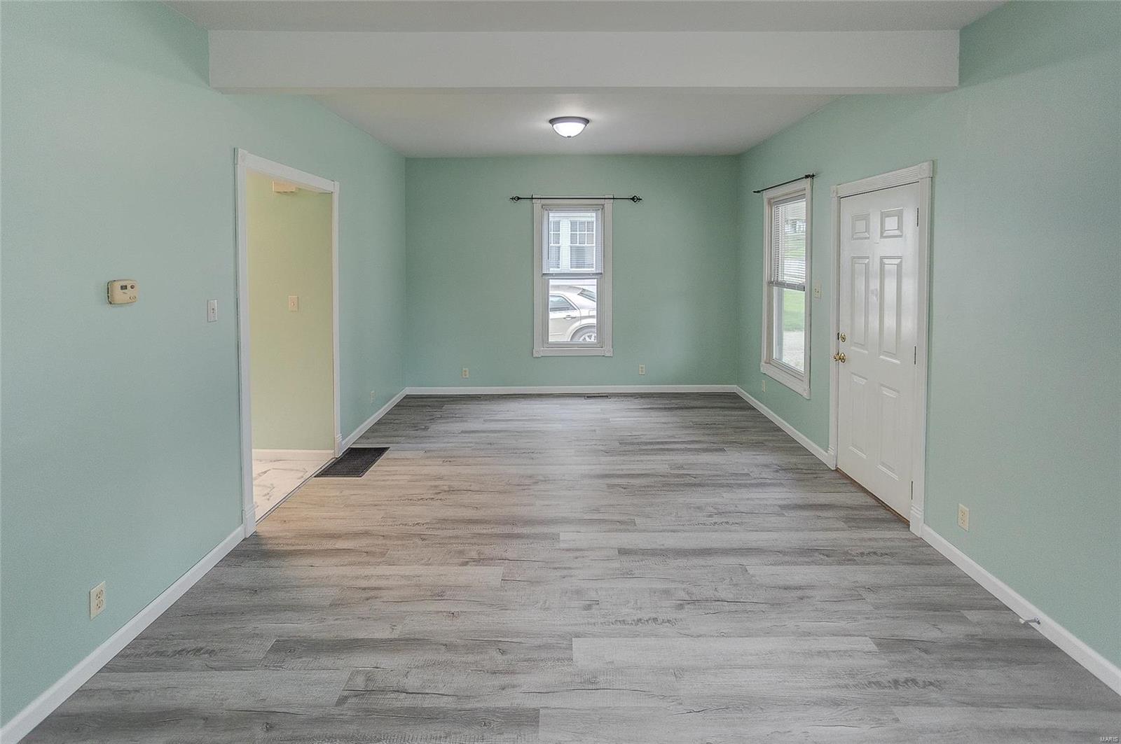 1041 Danforth Street Alton, IL 62002 - Photo 3 of 26