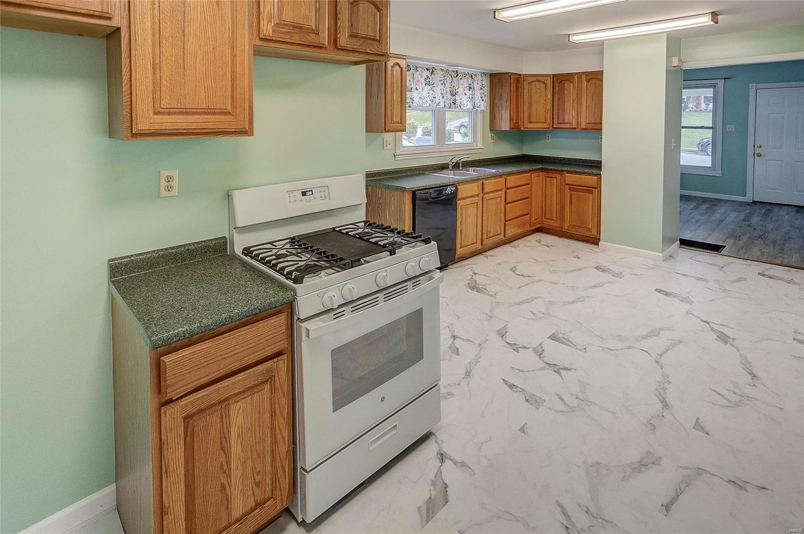 1041 Danforth Street Alton, IL 62002 - Photo 8 of 26