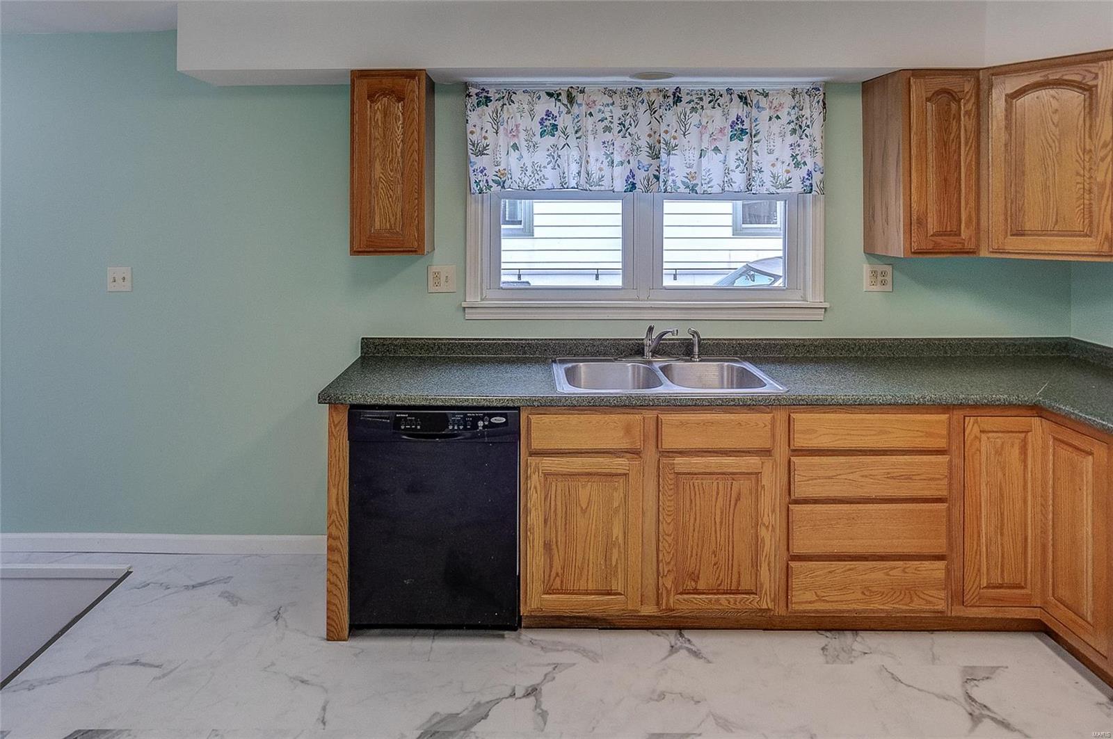 1041 Danforth Street Alton, IL 62002 - Photo 9 of 26