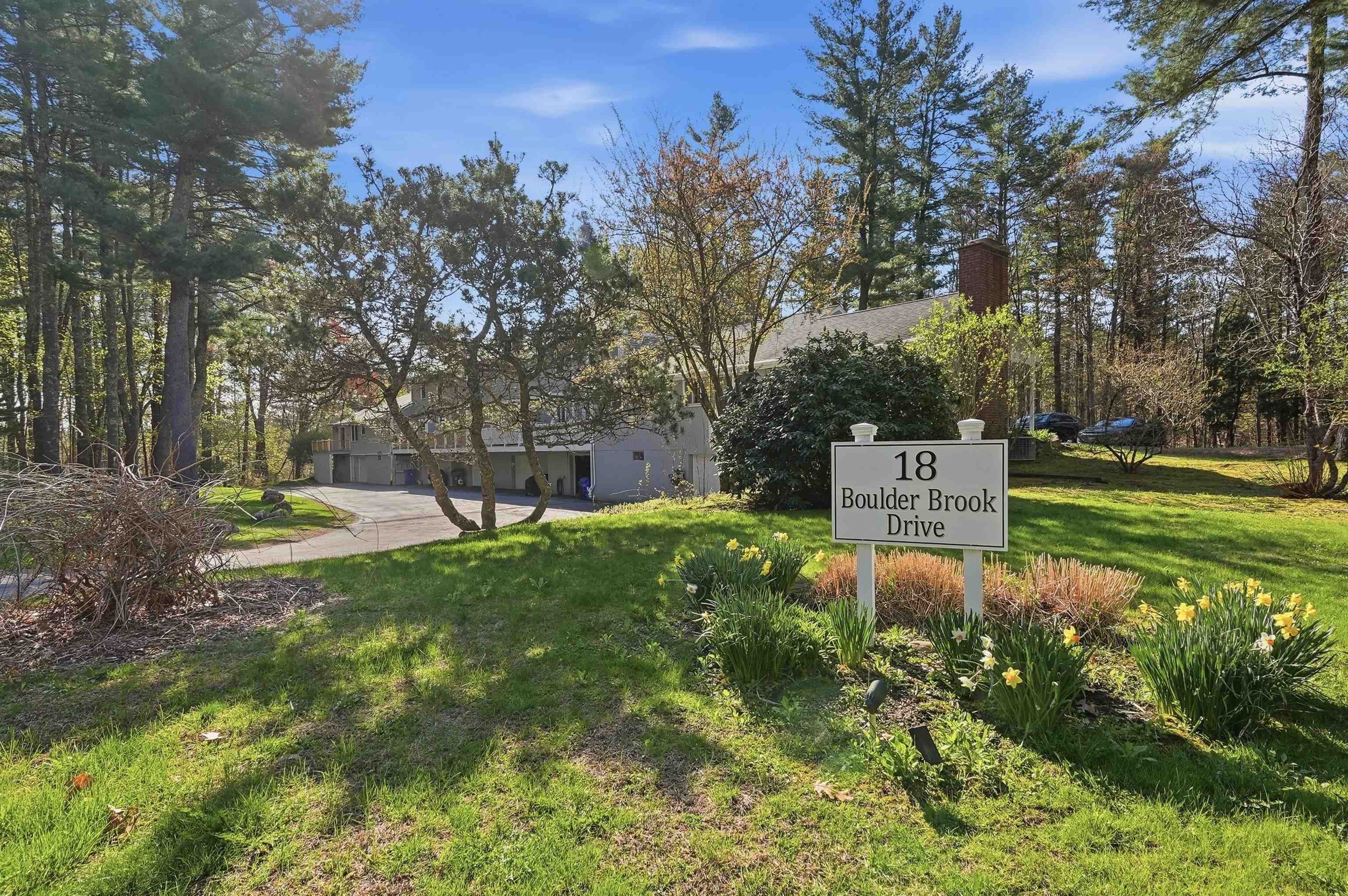 18 Boulder Brook Drive, Unit 5 Exeter, NH 03833 - Photo 4 of 38