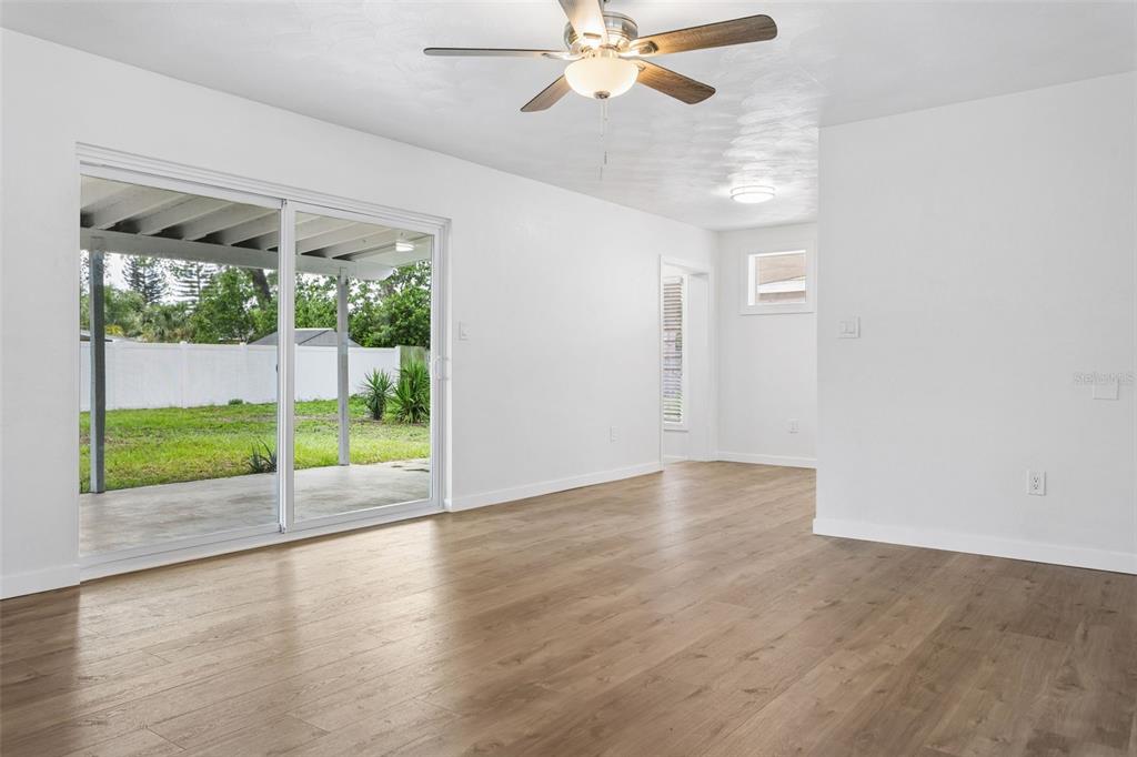 5602 Oceanic Road Holiday, FL 34690 - Photo 4 of 18