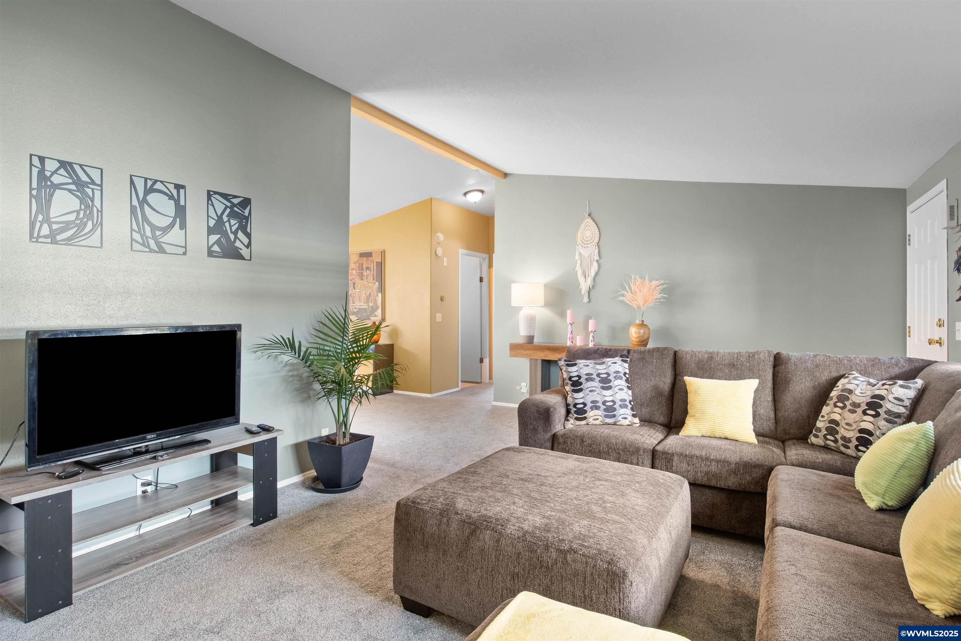 5422 Portland Road Northeast, Unit 22 Salem, OR 97305 - Photo 11 of 40