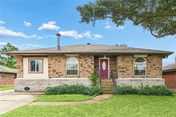 $199,000 | 425 Sugarpine Drive, Gretna, LA 70056
