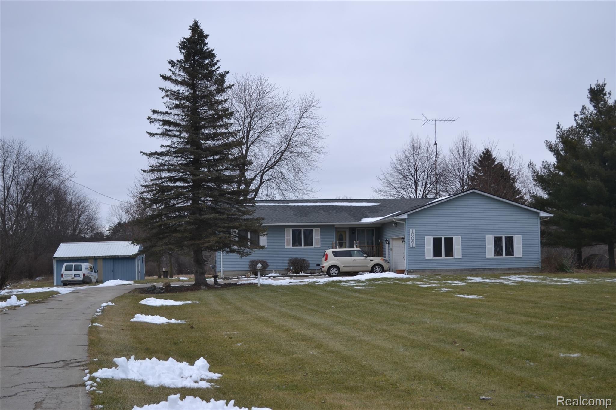 10061 South State Road Goodrich, MI 48438 - Photo 1 of 15 DSC_8980.JPG