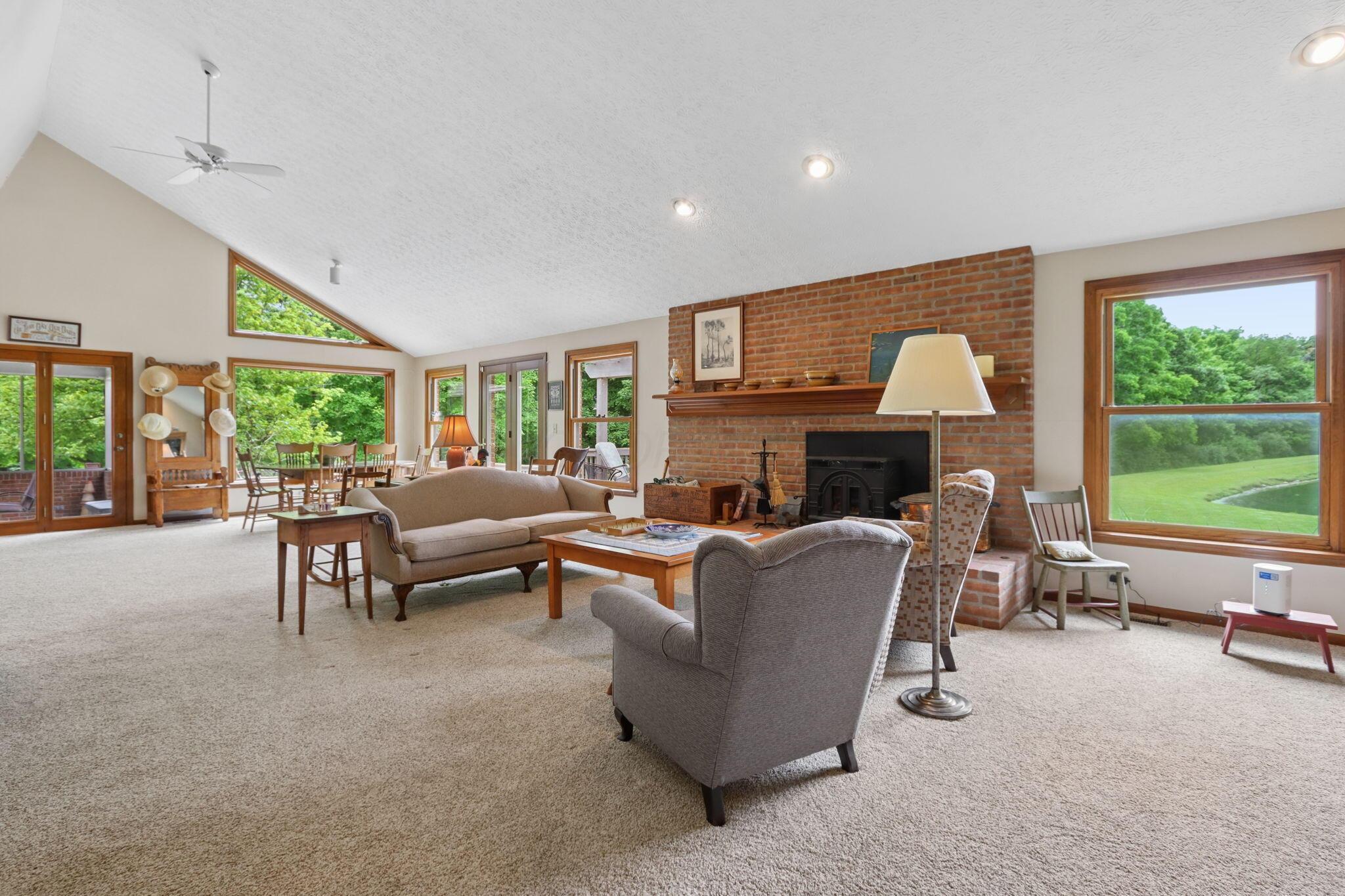1525 Cole Road Columbus, OH 43228 - Photo 4 of 92