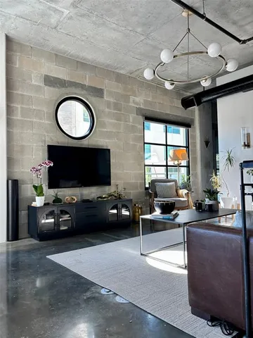 $3,250 | 1212 East Whiting Street, Unit 201, Tampa, FL 33602