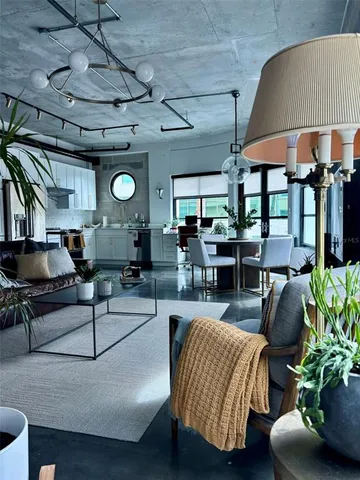 $3,250 | 1212 East Whiting Street, Unit 201, Tampa, FL 33602