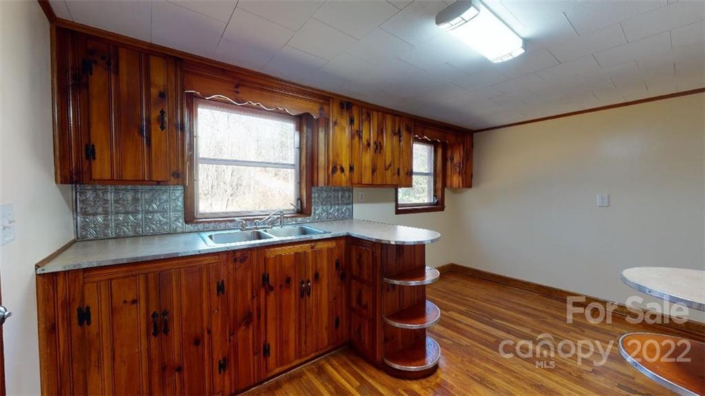 233 Liberty Church Road Marion, NC 28752 - Photo 12 of 29 Gallery Image 12
