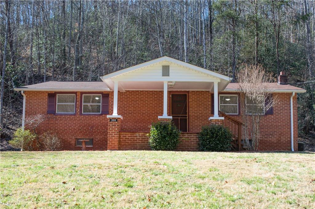 233 Liberty Church Road Marion, NC 28752 - Photo 3 of 29 Gallery Image 3