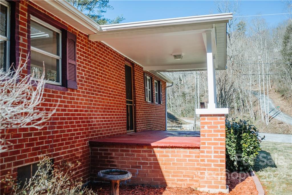 233 Liberty Church Road Marion, NC 28752 - Photo 6 of 29 Gallery Image 6