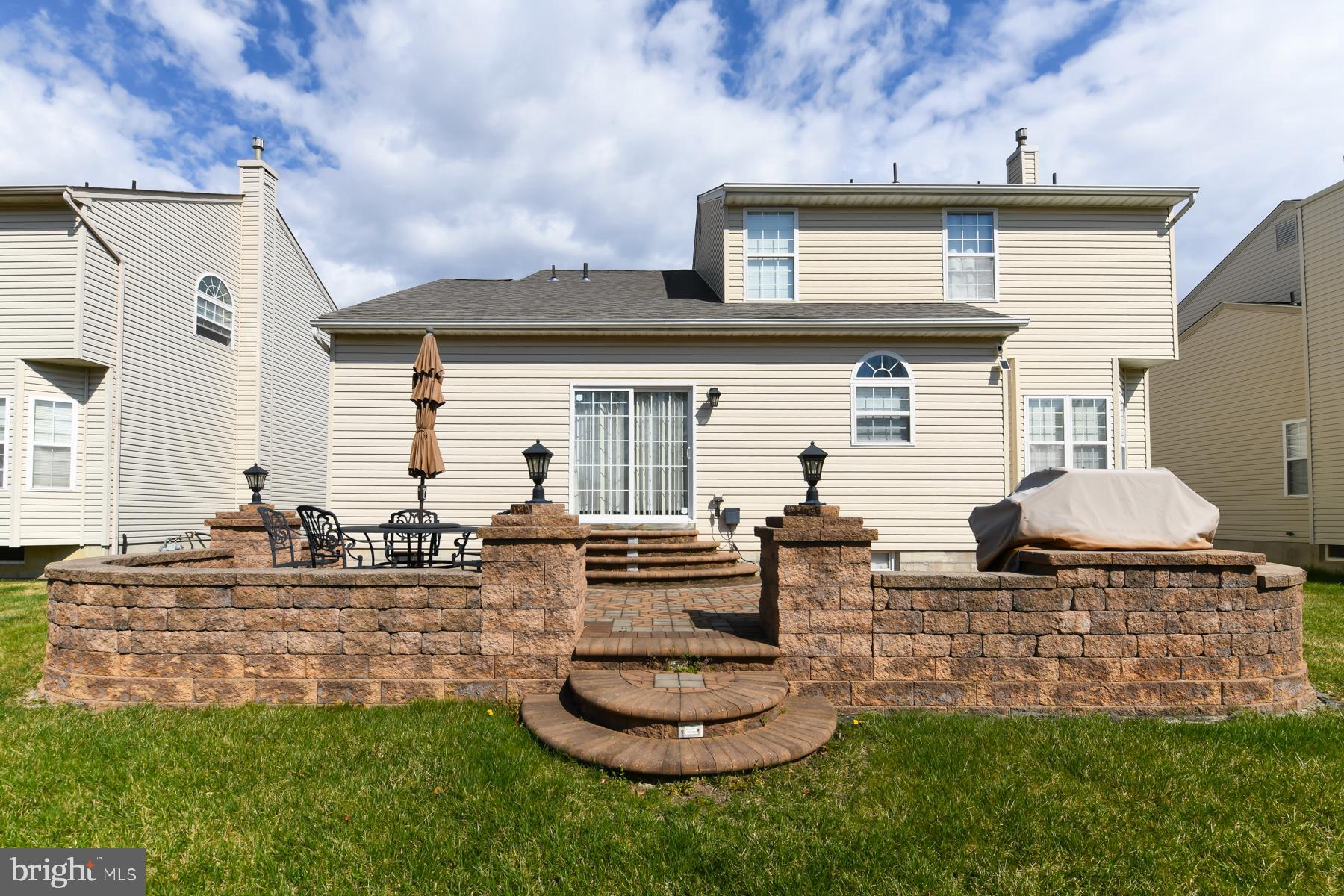 433 Eryn Road Wenonah, NJ 08090 - Photo 31 of 34 a front view of house with yard