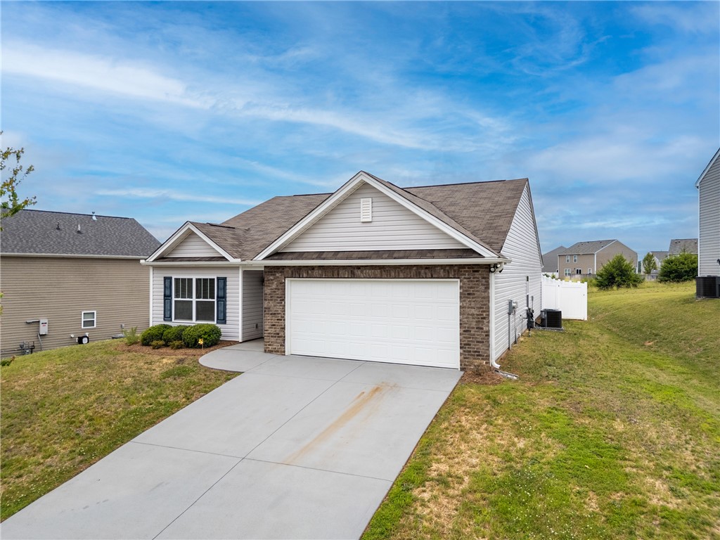27 Karkinnen Court Pendleton, SC 29670 - Photo 4 of 32
