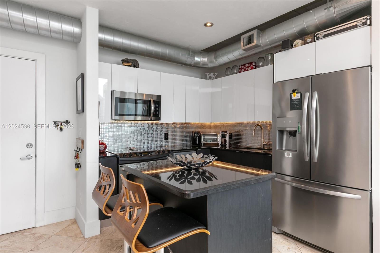 690 Southwest 1st Court, Unit PHII17 Miami, FL 33130 - Photo 10 of 37