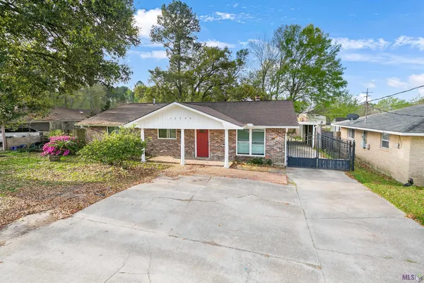 $215,000 | 15530 Tiger Bend Road, Baton Rouge, LA 70817