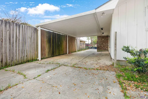 $210,000 | 15530 Tiger Bend Road, Baton Rouge, LA 70817