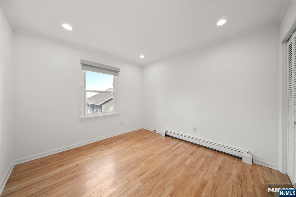 31 Hooks Lane Edgewater, NJ 07020 - Photo 23 of 31 an empty room with a window