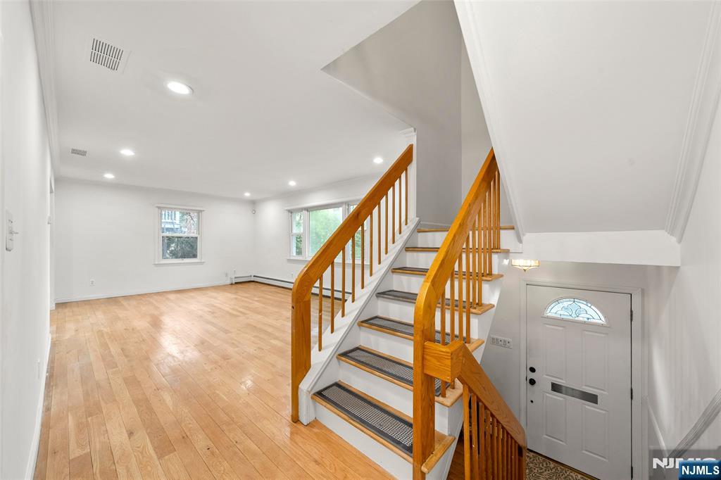31 Hooks Lane Edgewater, NJ 07020 - Photo 3 of 31 a view of entryway