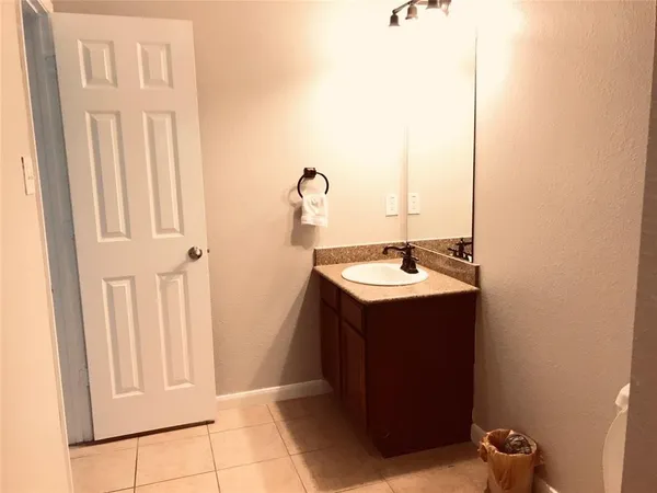 $2,390 | 2016 Leisure Lane, League City, TX 77573