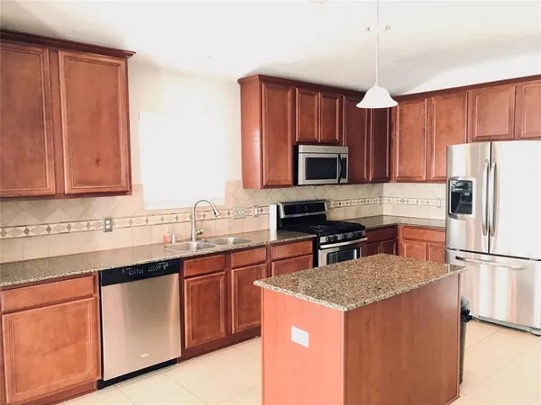 $2,390 | 2016 Leisure Lane, League City, TX 77573