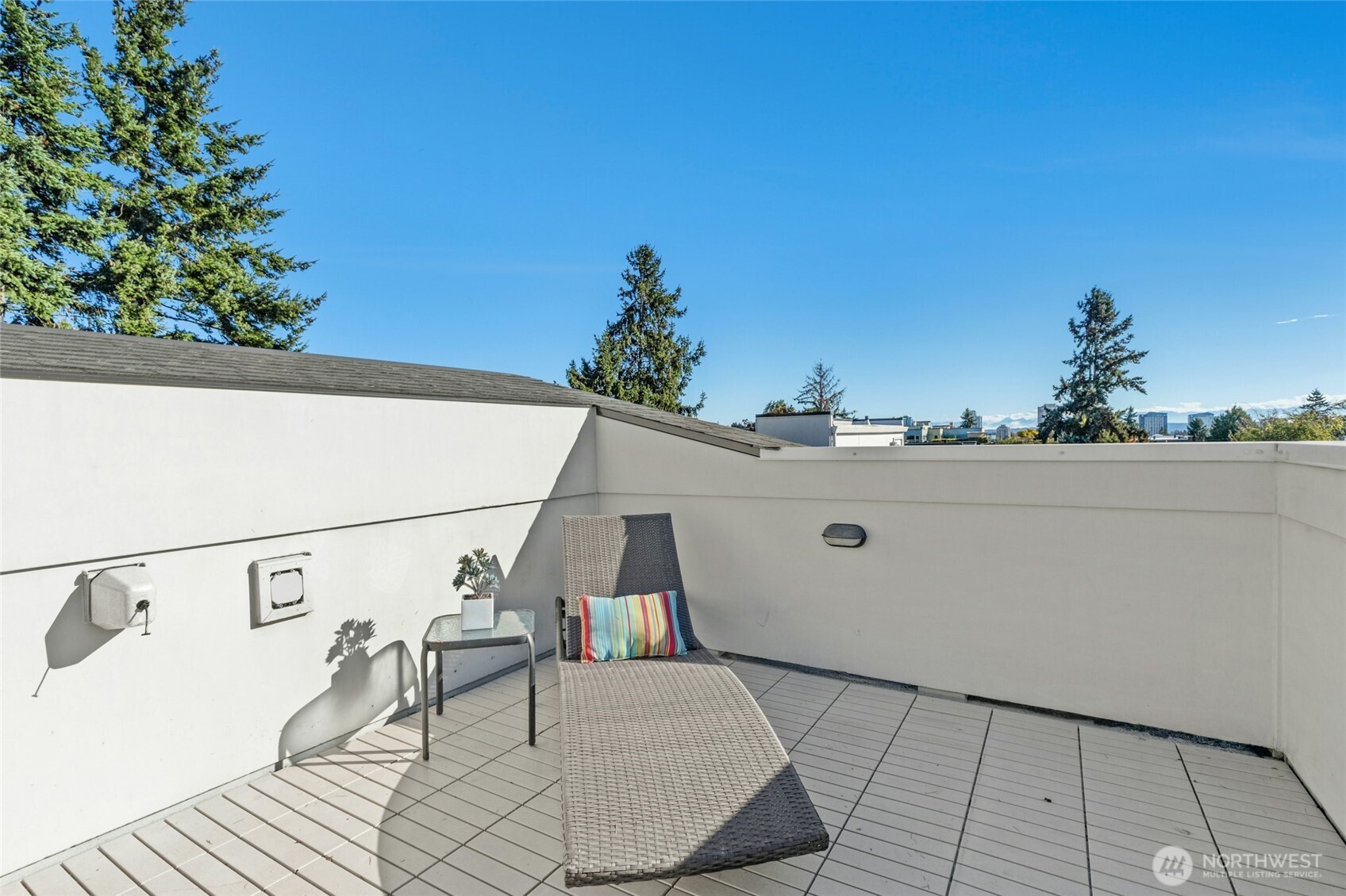 4411 Meridian Avenue North Seattle, WA 98103 - Photo 25 of 29