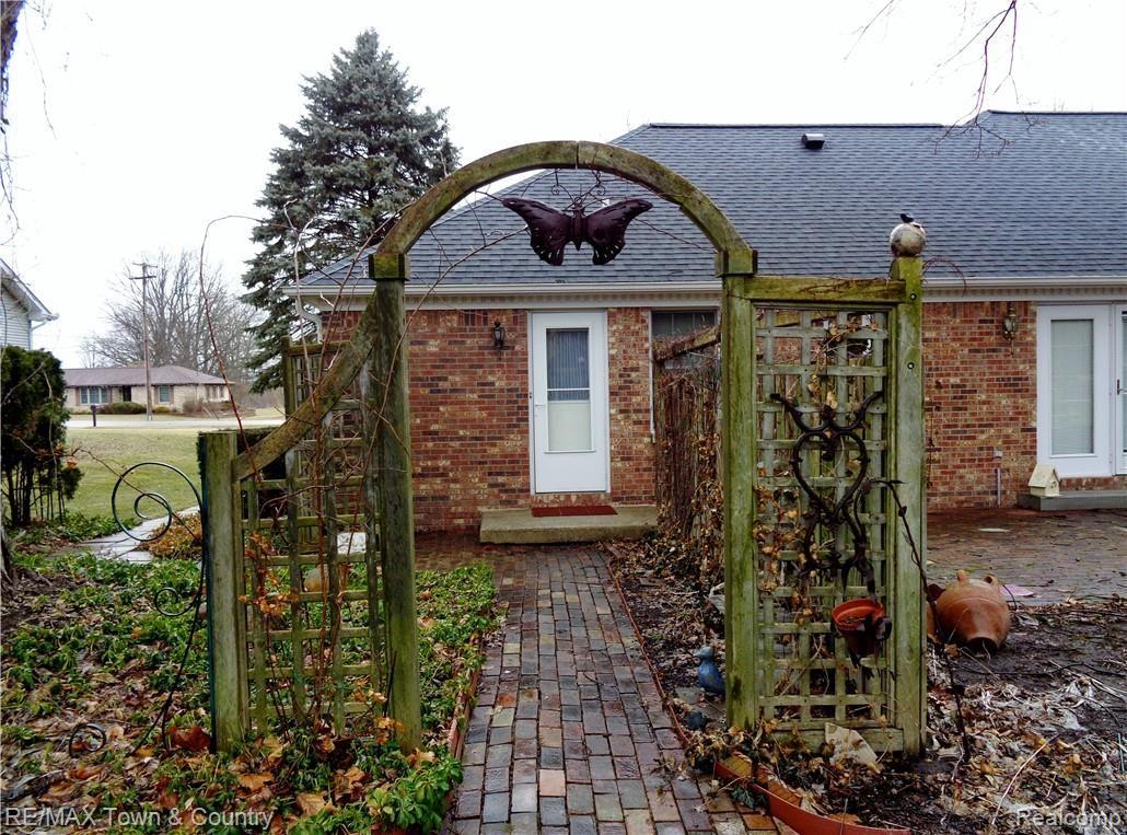 5227 Farrand Road Clio, MI 48420 - Photo 29 of 33 DSC00887.JPG