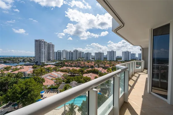 $6,250 | 21055 Yacht Club Drive, Unit 1210, Aventura, FL 33180