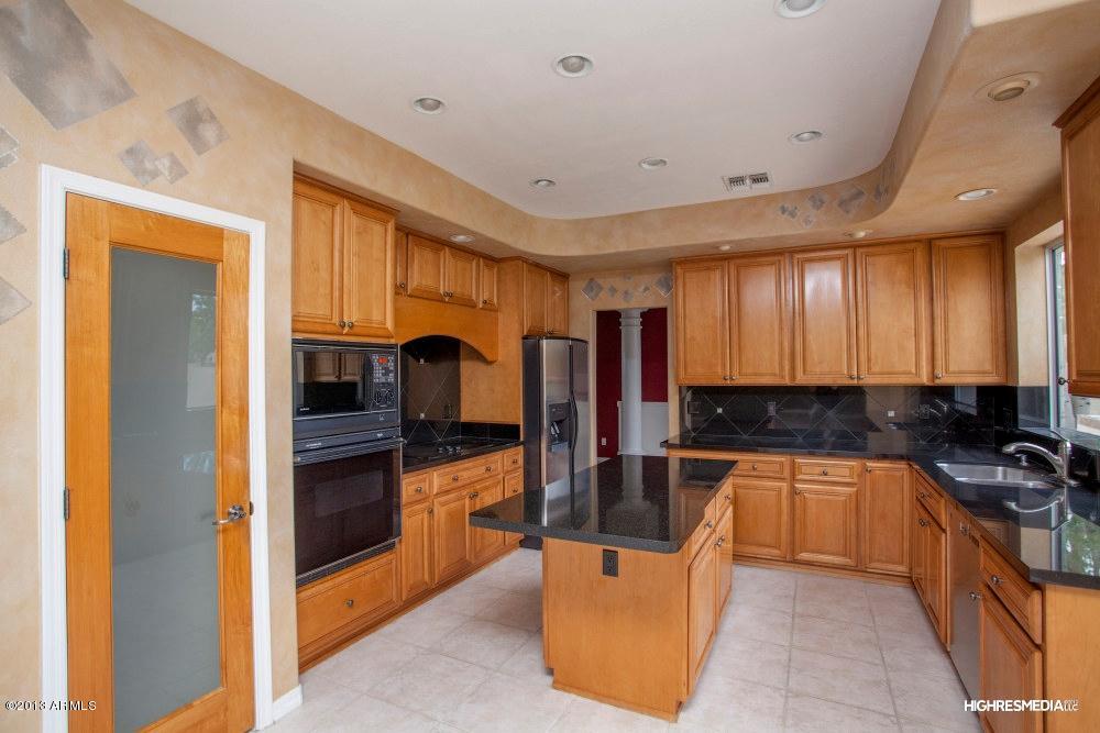 930 West Kathleen Road Phoenix, AZ 85023 - Photo 3 of 24 HRM0299w