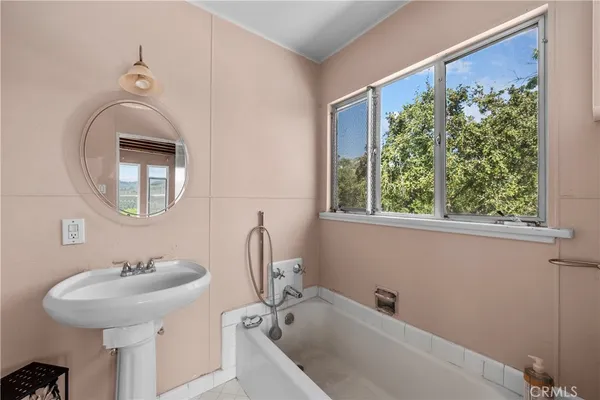 $1,095,000 | 649 Atkins Drive, Glendale, CA 91206