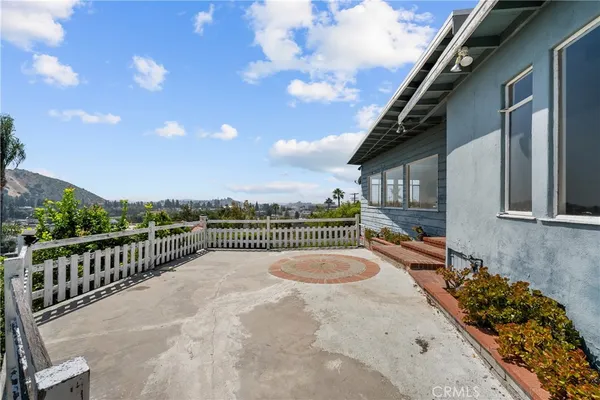 $1,095,000 | 649 Atkins Drive, Glendale, CA 91206