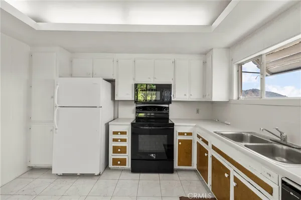 $1,095,000 | 649 Atkins Drive, Glendale, CA 91206