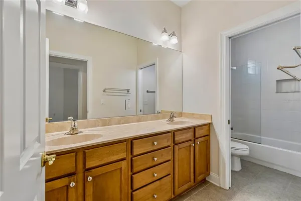 $8,500 | 601 Viento De Avila, Tampa, FL 33613