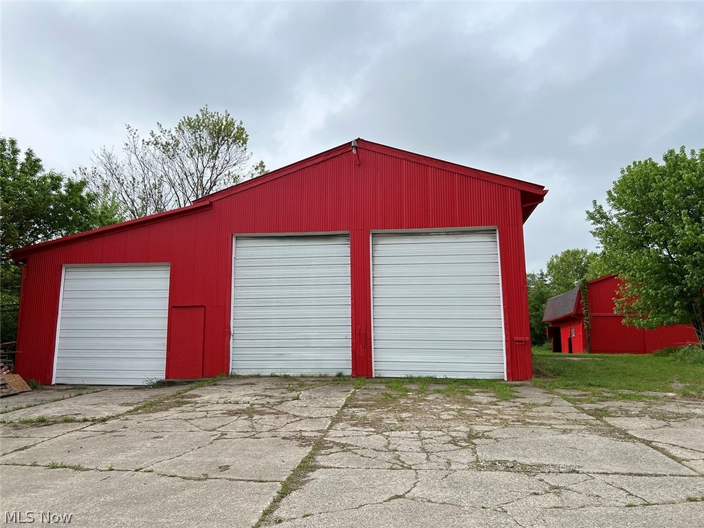 550 Johnson Road Wadsworth, OH 44281 - Photo 40 of 40 View of garage