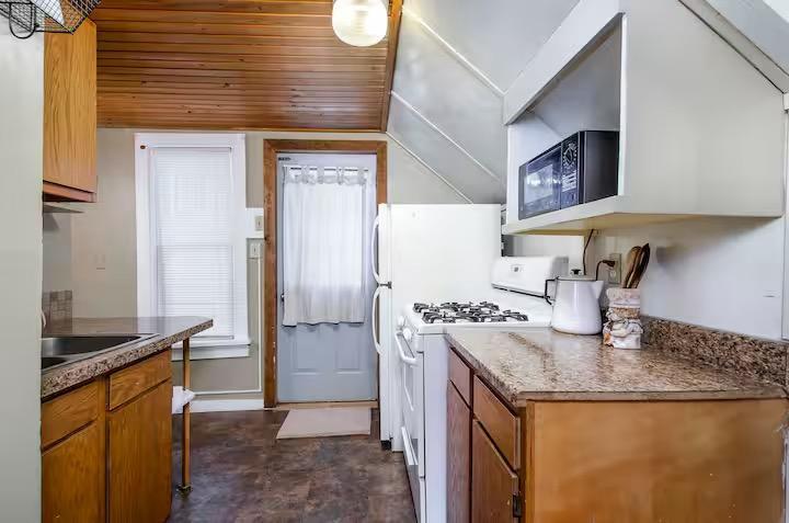 304 7th Street Northwest Rochester, MN 55901 - Photo 4 of 17