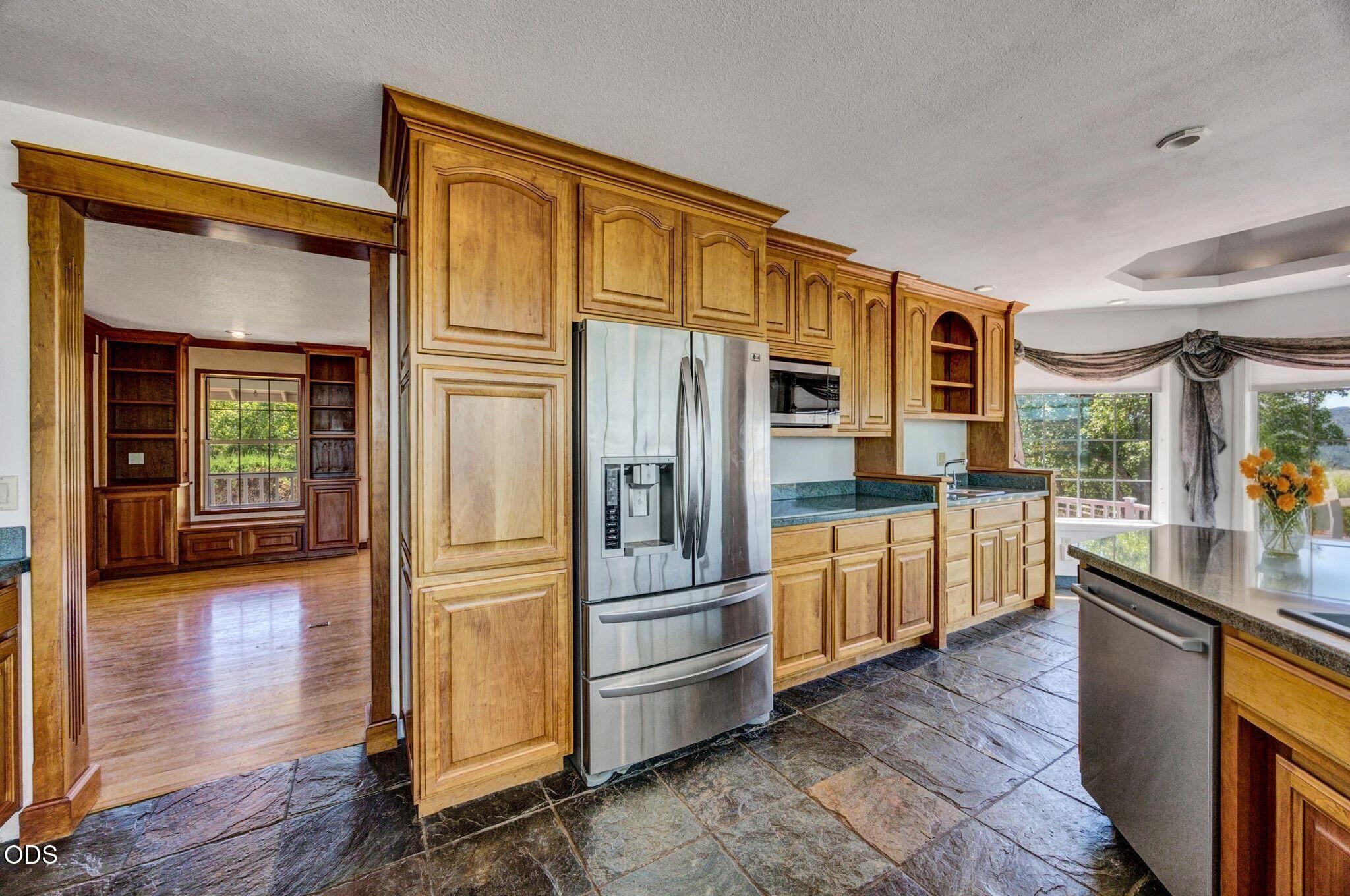 5311 Pioneer Road Medford, OR 97501 - Photo 17 of 52 Gallery Image 17