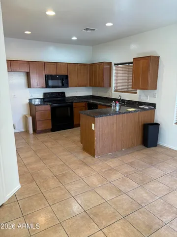 $2,200 | 5186 West Desert Hills Drive, Glendale, AZ 85304