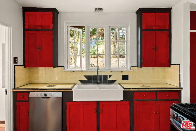 $9,900 | 1431 Avon Park Terrace, Los Angeles, CA 90026