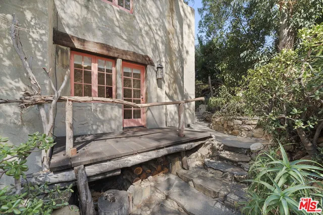 $9,900 | 1431 Avon Park Terrace, Los Angeles, CA 90026