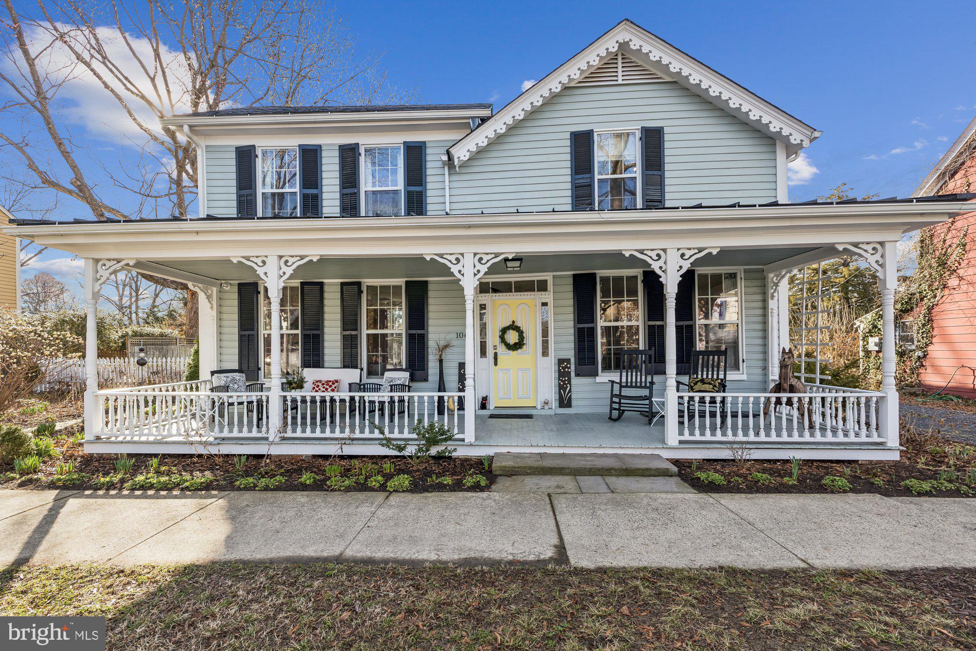 106 East Chestnut Street St. Michaels, MD 21663 - Photo 2 of 39 a front view of a house