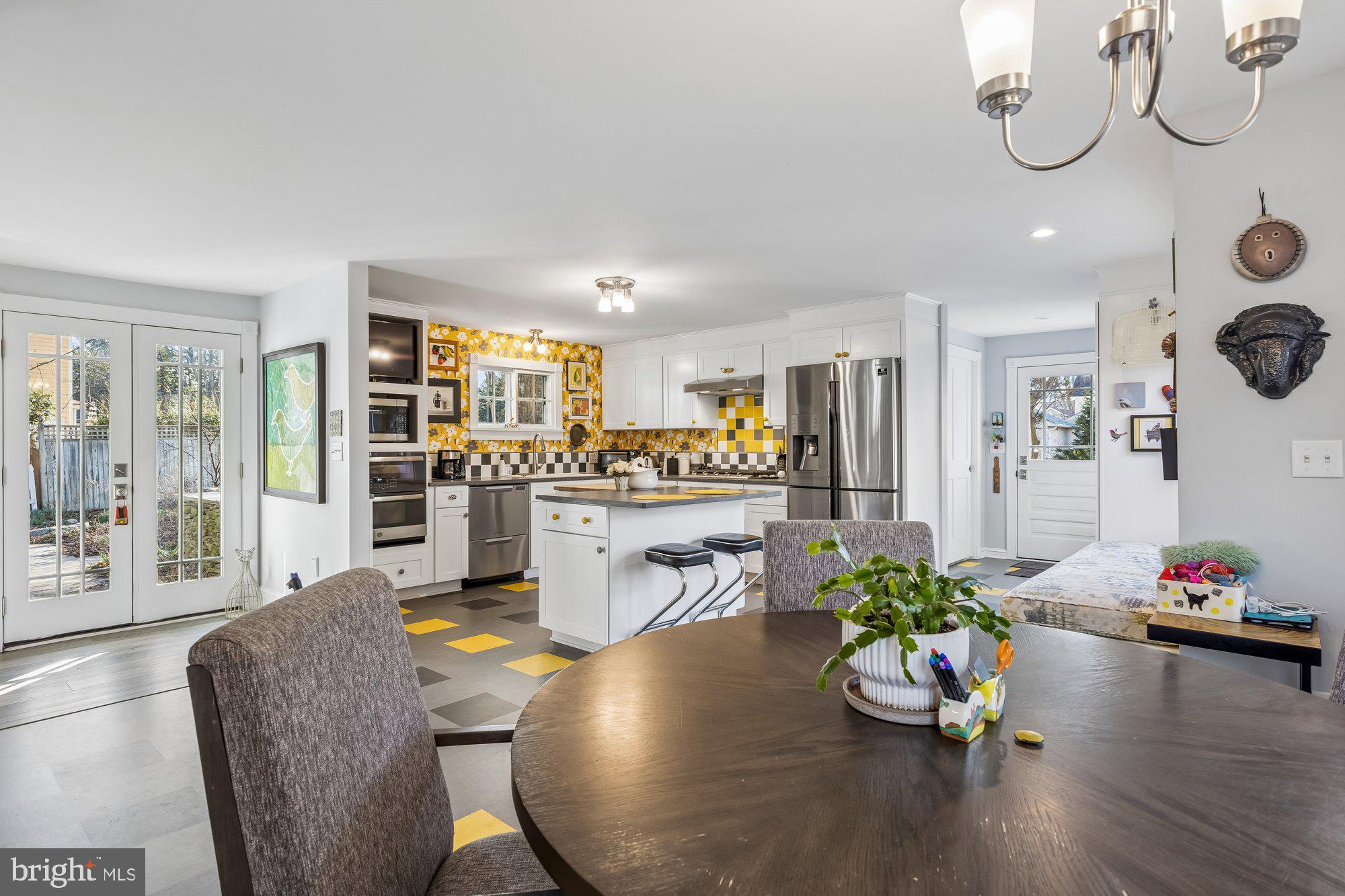 106 East Chestnut Street St. Michaels, MD 21663 - Photo 9 of 39 a living room with furniture and wooden floor