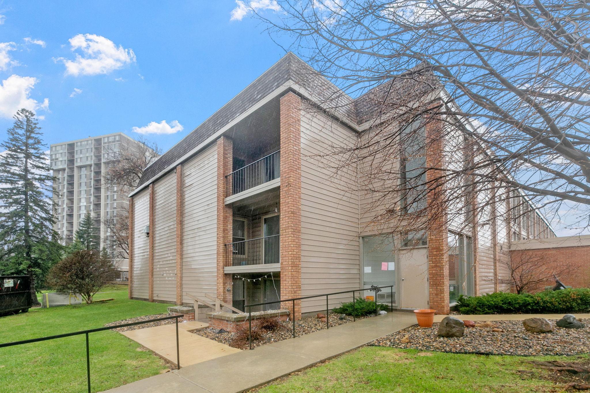6328 Barrie Road, Unit 1A Minneapolis, MN 55435 - Photo 34 of 36 Gallery Image 34