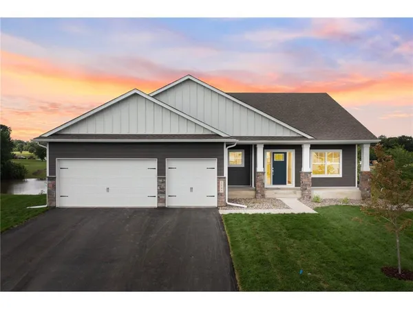 $1,129,650 | 2870 Victoria Street North, Roseville, MN 55113