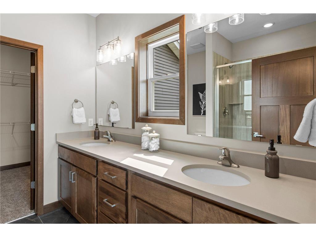 2870 Victoria Street North Roseville, MN 55113 - Photo 11 of 30