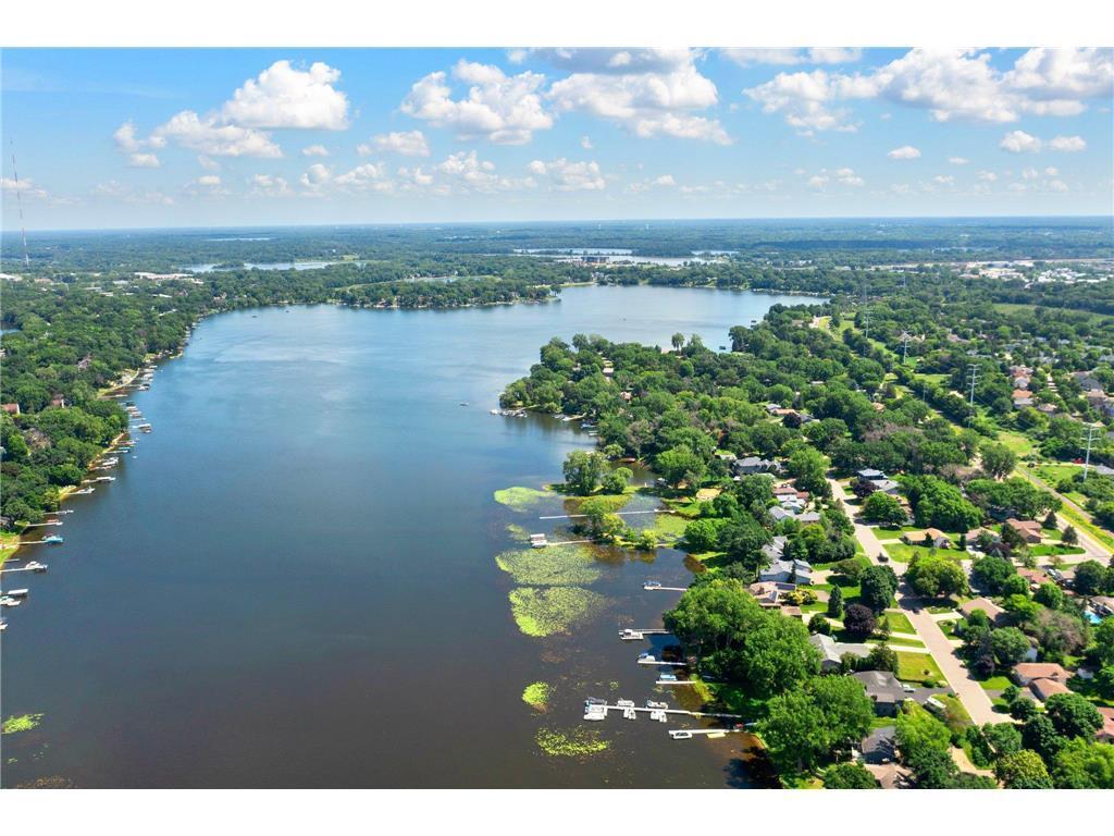 2870 Victoria Street North Roseville, MN 55113 - Photo 2 of 30