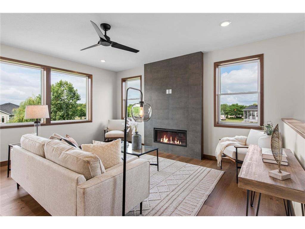 2870 Victoria Street North Roseville, MN 55113 - Photo 4 of 30